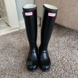 Hunter Classic Black Buckle Rain Boots
